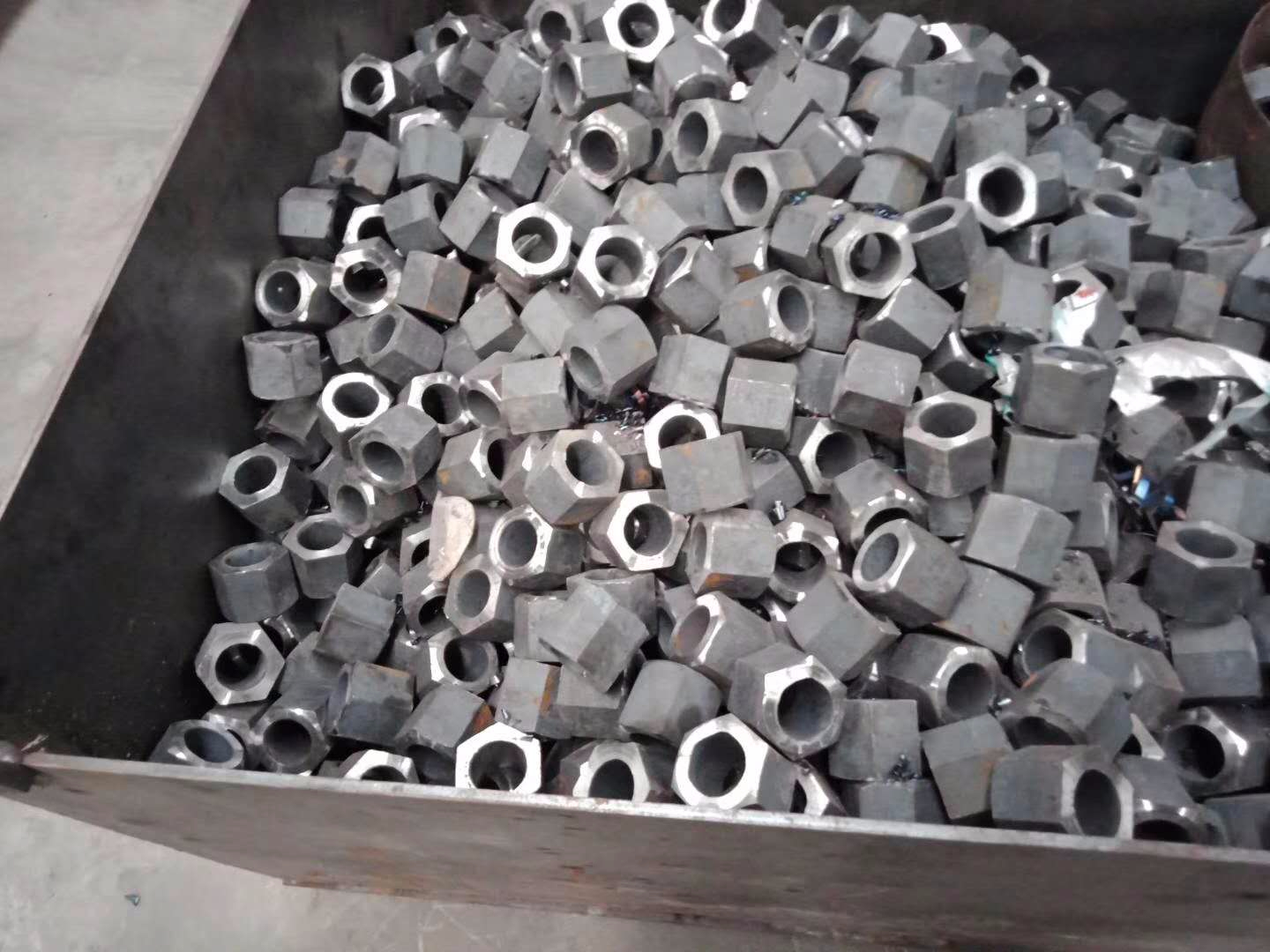 無紋螺母